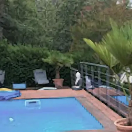 Cosy, Piscine Privée Et Proche