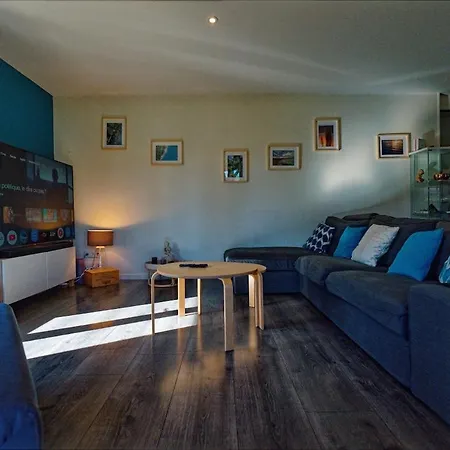 Cosy, Piscine Privée Et Proche